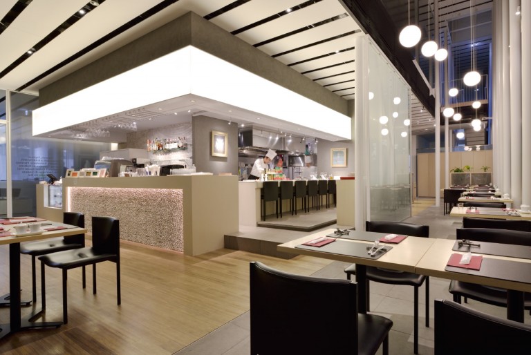 img-facility-restaurant